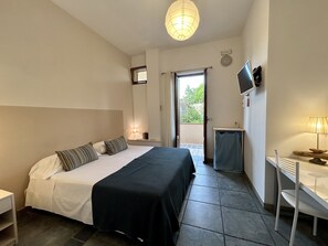 Panoramic Room, Sea View | Egyptian cotton sheets, premium bedding, down comforters - Arcobaleno Tropea (Tropea)