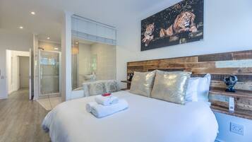 3 Schlafzimmer, Schreibtisch, Bügeleisen/Bügelbrett, WLAN