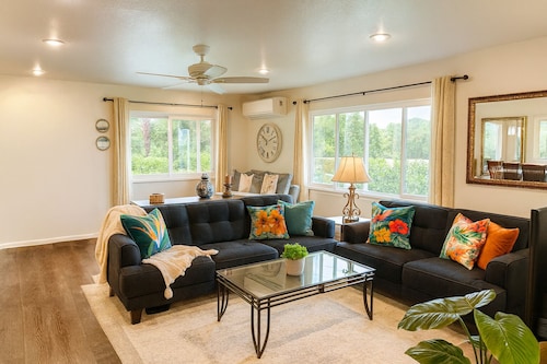 Mauka Sunrise, Walk to Hau‘ula Beach & Trails, A/C