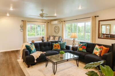 Mauka Sunrise, Walk to Hau‘ula Beach & Trails, A/C