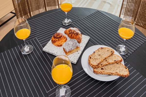 Standard Studio | Private kitchen | Full-size fridge, oven, toaster, cookware/dishes/utensils