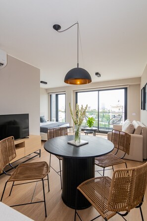 Standard Studio | Living area | 42-inch Smart TV with digital channels - Milenia Soho by iPPA (Buenos Aires)