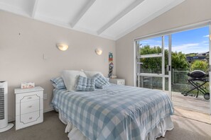 4 室のベッドルーム、アイロン / アイロン台、WiFi、ベッドシーツ