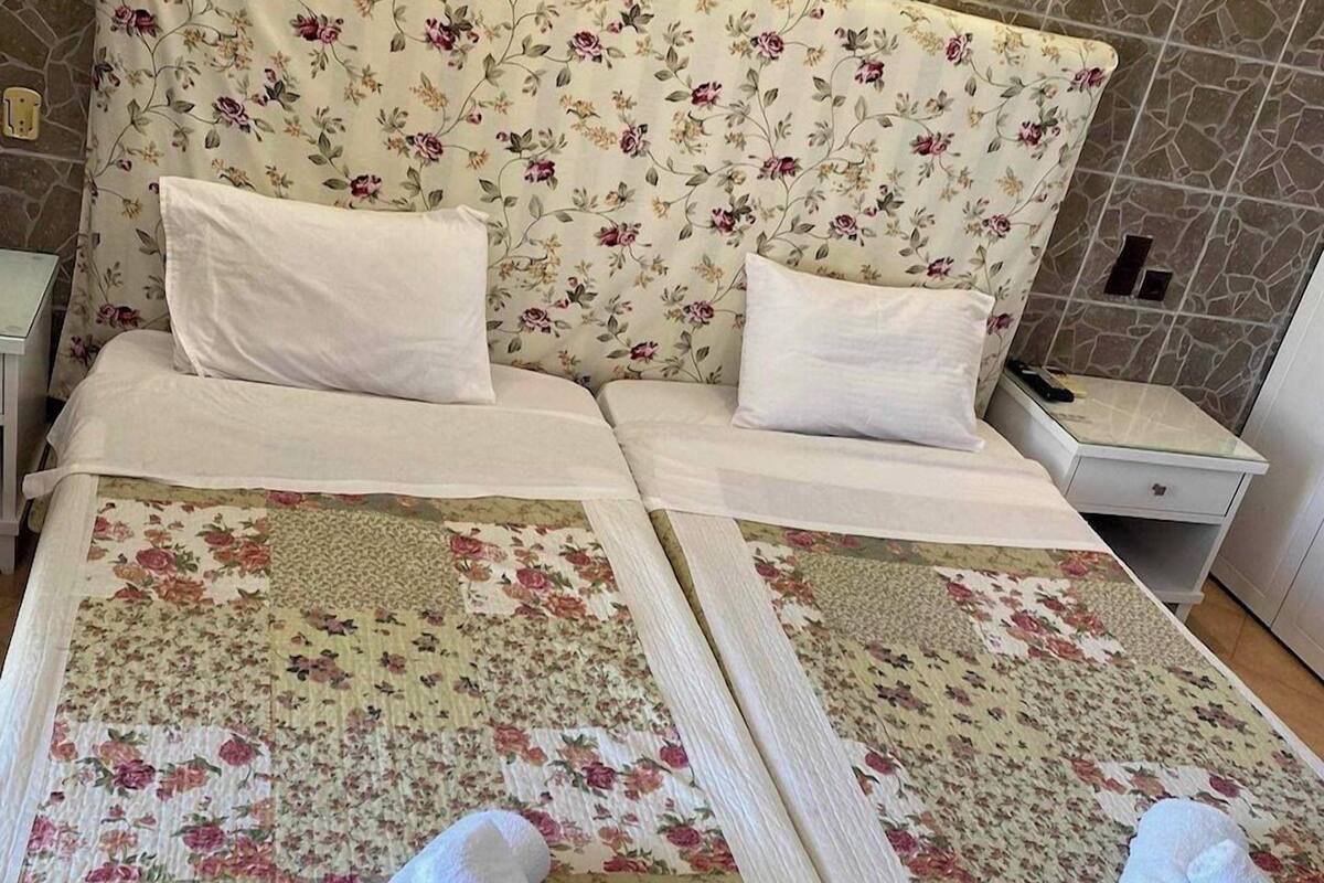 デラックス スイート | イタリアのフレッテ製シーツ、高級寝具、羽毛の掛け布団、低反発ベッド