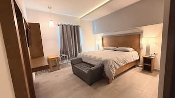 Habitación, 1 cama King size | Sábanas de algodón egipcio, ropa de cama de alta calidad y edredón