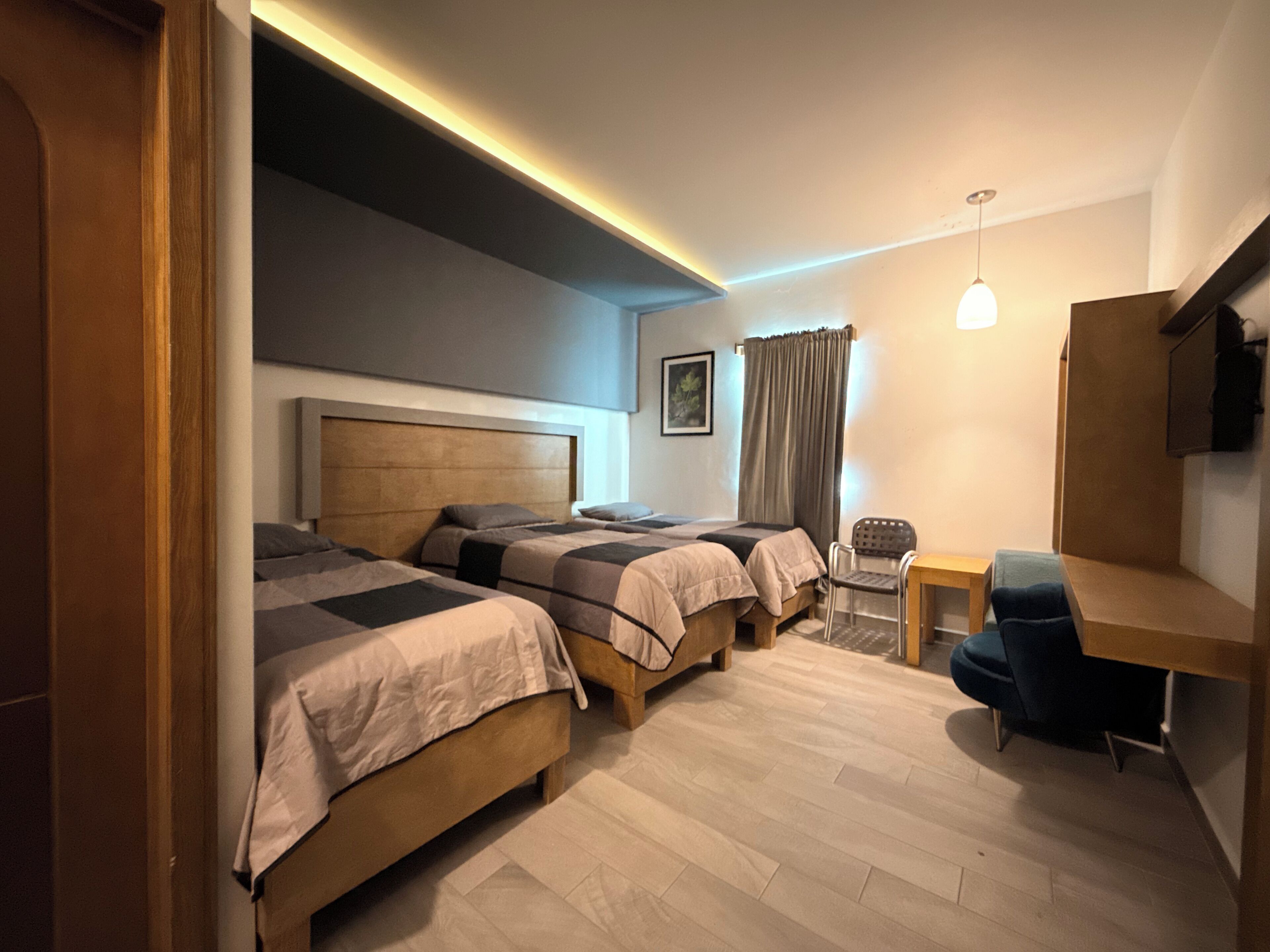 Triple Room | Cadar kapas Mesir, peralatan tempat tidur premium, gebar bulu kapas 