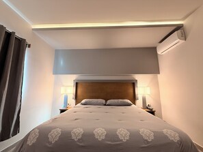 Room, 1 King Bed | Egyptian cotton sheets, premium bedding, down comforters - Hotel Los Diamantes (Matamoros)