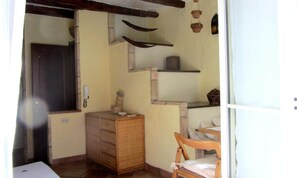 Interior - Near the Cagliari Museum, Yenne Square and the Church of Sant'Efisio. (Cagliari)