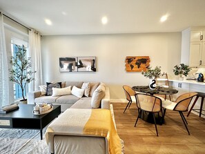 Televisión y chimenea 