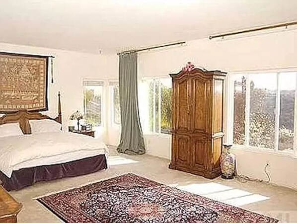 5 chambres, fer et planche à repasser, Wi-Fi, draps fournis