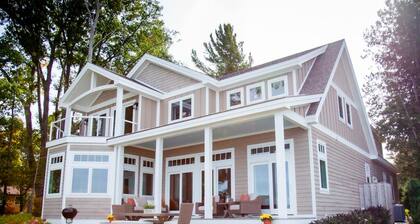 4678 on Glen Lake - 2 Luxury Cottages