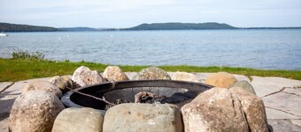 4678 on Glen Lake - 2 Luxury Cottages