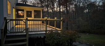 Spacious 4BD family home in Mystic - walk to downtown shops and restaurants