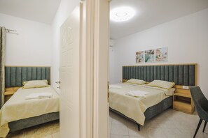 2 bedrooms, iron/ironing board, WiFi, bed sheets - A comfortable home-away-from-home experience, close to everything.  (Ksamil)