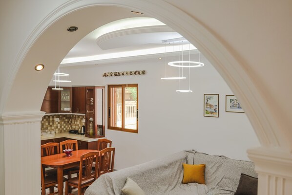 Interior - A comfortable home-away-from-home experience, close to everything. (Ksamil)