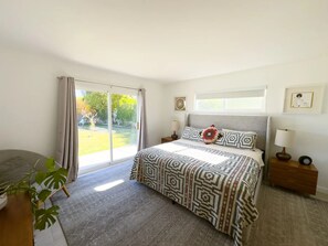 3 slaapkamers, een strijkplank/strijkijzer, wifi, beddengoed