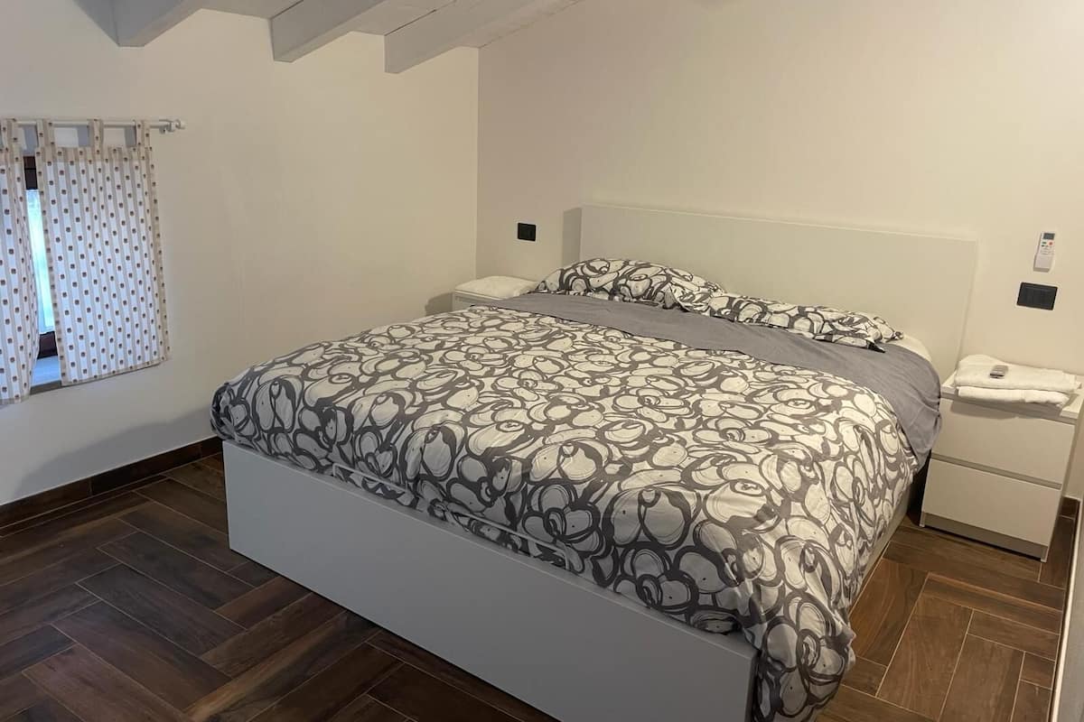 Triple Room | Premium bedding, down comforters, memory foam beds, in-room safe