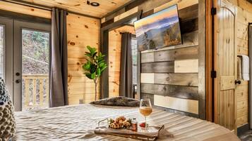 3 bedrooms, iron/ironing board, travel cot, free WiFi