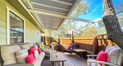 Peaceful Songbird Cabin in Canyon Lake! Only 5 minutes for the lake & river!