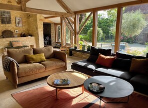 Smart TV, DVD player, ping pong, books - Maison Nina: un Ancien Corps de Ferme Rénové Avec Piscine, Entre Dordogne et Lot (CAMPAGNAC LES QUERCY)