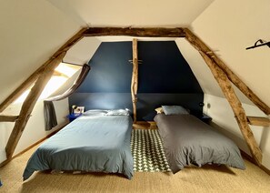 4 bedrooms, desk, iron/ironing board, travel cot