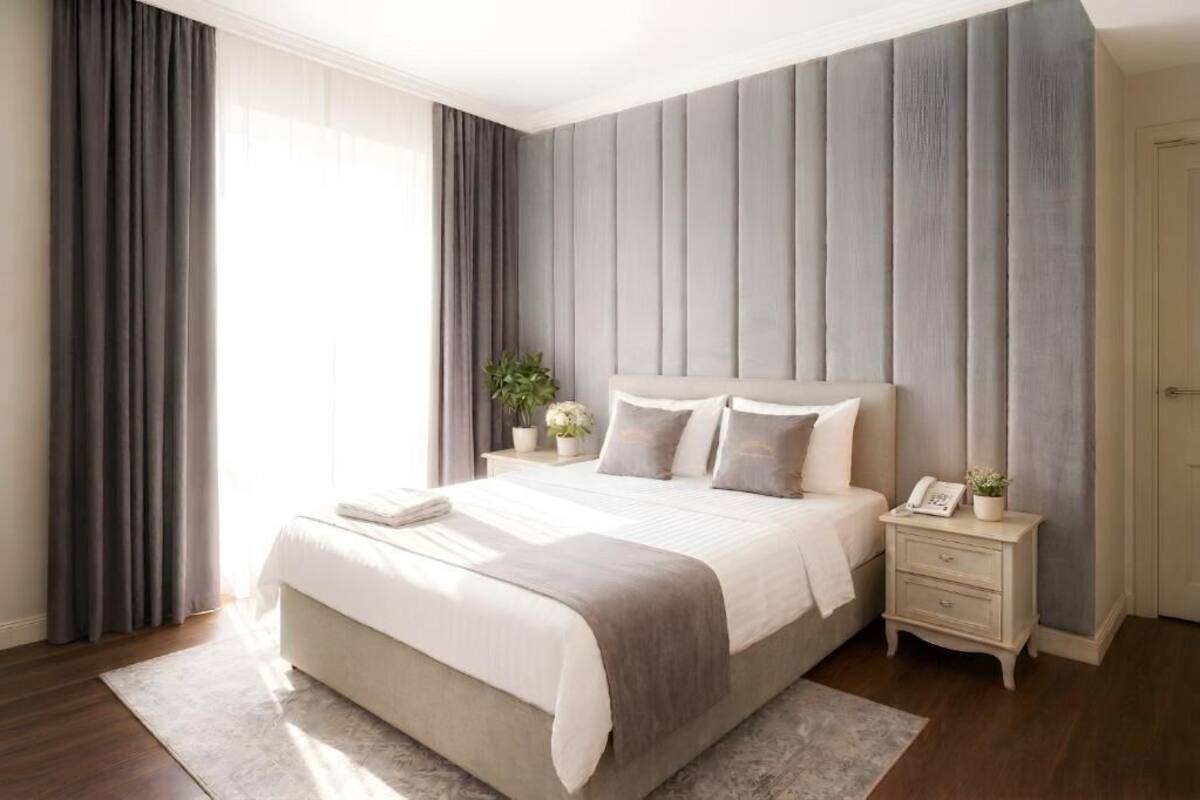 Deluxe Double Room, 1 King Bed, Balcony | Premium bedding, in-room safe, desk, blackout drapes