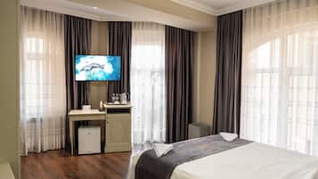 Habitación doble, vista a la ciudad | 1 habitación y ropa de cama de alta calidad