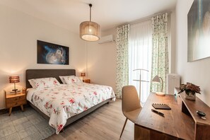 2 bedrooms, in-room safe, desk, iron/ironing board - Artsy Spacious Cozy 2 BDR - 2 BAR Apartment in the quiet Glyfada Center (Glyfada)