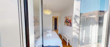 1 bedroom, soundproofing, iron/ironing board, free WiFi