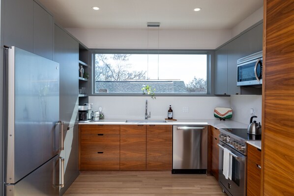 Fridge, microwave, oven, stovetop