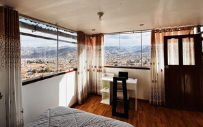 Comfort Apartment, 1 Queen Bed, Kitchenette, City View | Egyptian cotton sheets, premium bedding, down comforters - SUMMIT VIEWPOINT HOUSE (Cusco)