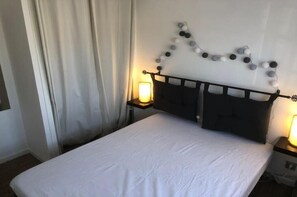 2 室のベッドルーム、アイロン / アイロン台、WiFi