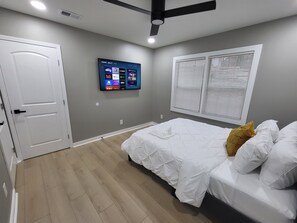 2 chambres, fer et planche à repasser, Wi-Fi gratuit, draps fournis