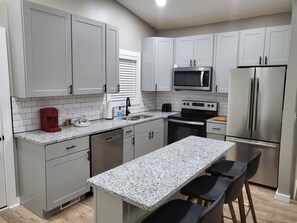 Fridge, microwave, oven, stovetop - New Heated Pool&Spa+Minutes from Downtown+Upper Westide (Atlanta)