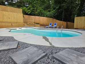 Een verwarmd zwembad