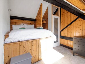 3 bedrooms, free WiFi, bed sheets
