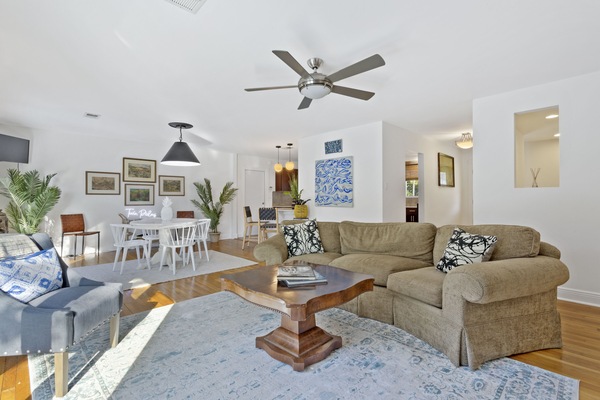 Spacious living room