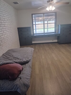 1 quarto