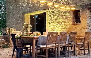 Outdoor dining
