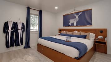 2 bedrooms, travel crib, free WiFi, bed sheets