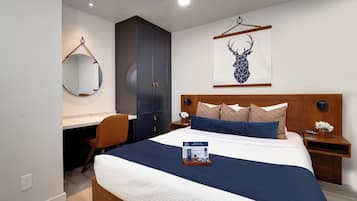 2 habitaciones, escritorio, tabla de planchar con plancha y wifi gratis