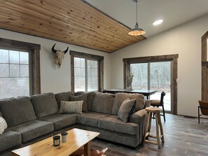 Smart-TV og stereoanlegg