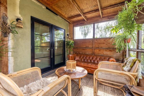 Terrace/patio - Spanish Bungalow in Trendy Los Feliz For Families (Los Angeles)