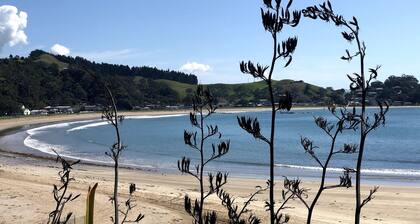 Oakura Bay Absolute-Beachfront Holiday Home