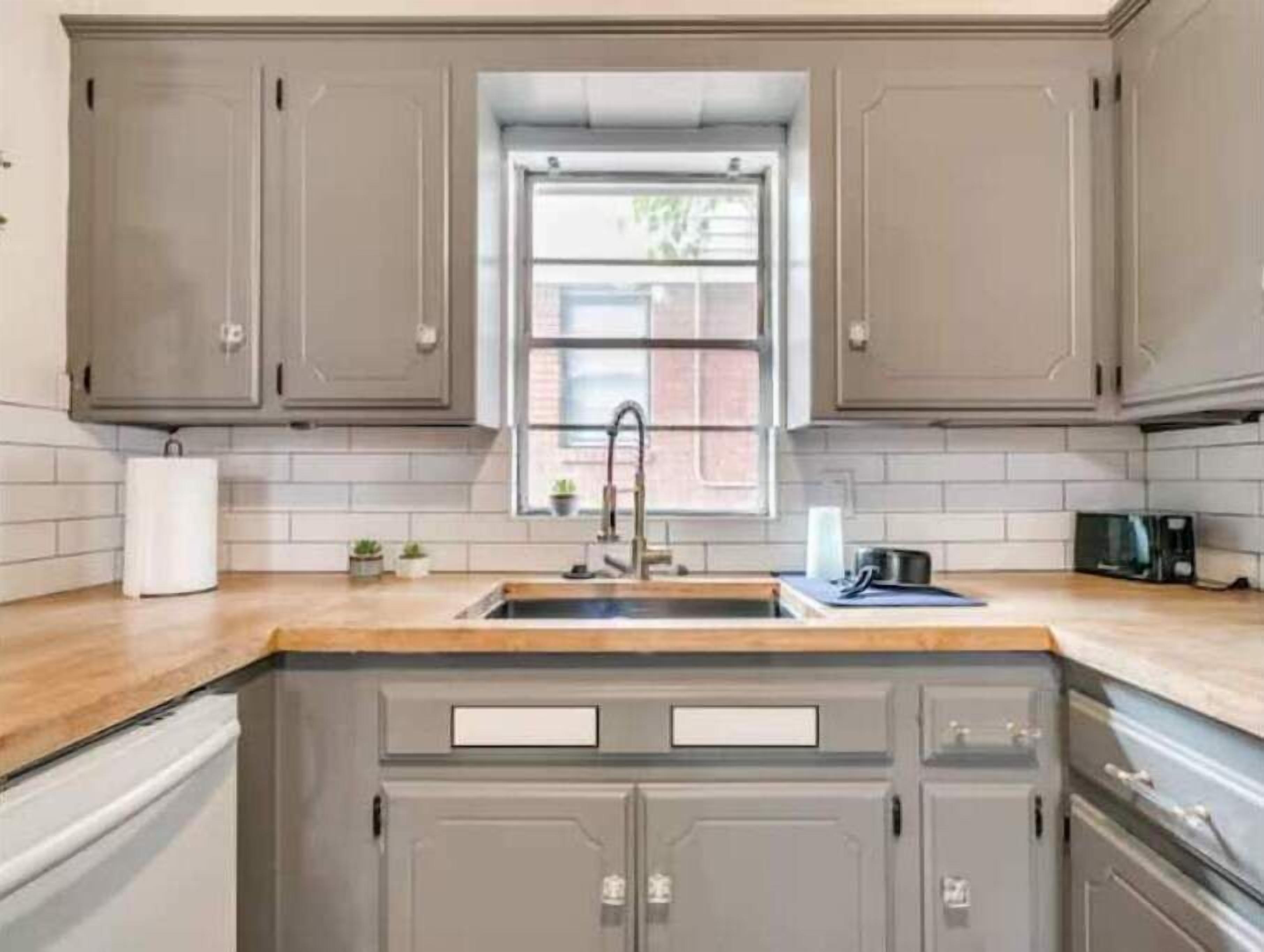 Réfrigérateur, micro-ondes, four, lave-vaisselle