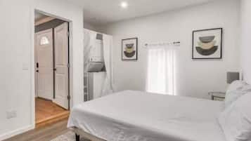 3 chambres, bureau, Wi-Fi gratuit, draps fournis