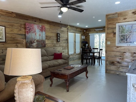 TV. The Crappie-2 bedroom cabin with spacious parking
