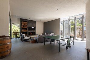 Family House | Living room - Casa con amplia terraza y jacuzzi (Valle de Bravo)