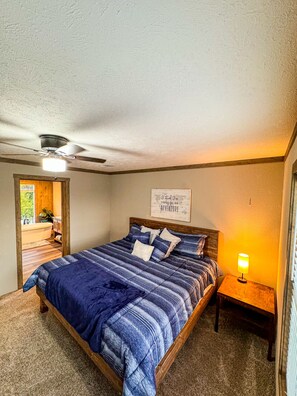 4 bedrooms, WiFi, bed sheets