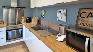 Réfrigérateur, four, plaque de cuisson, lave-vaisselle